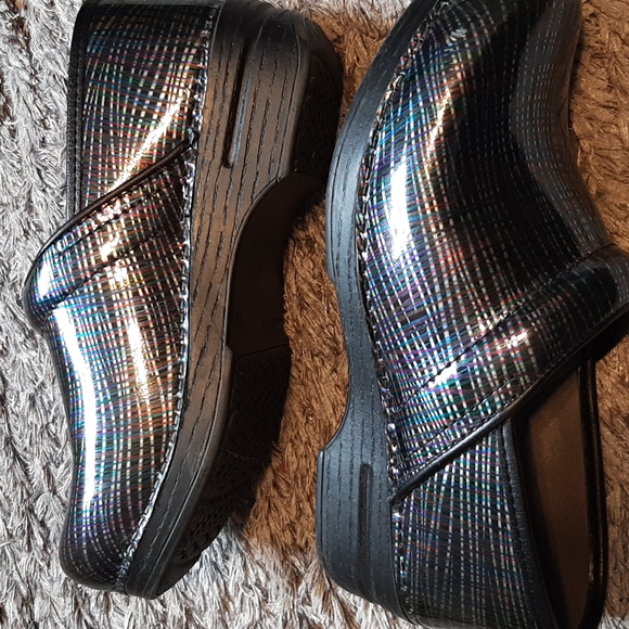 7.5 Dansko xp clogs - Picture 2 of 4